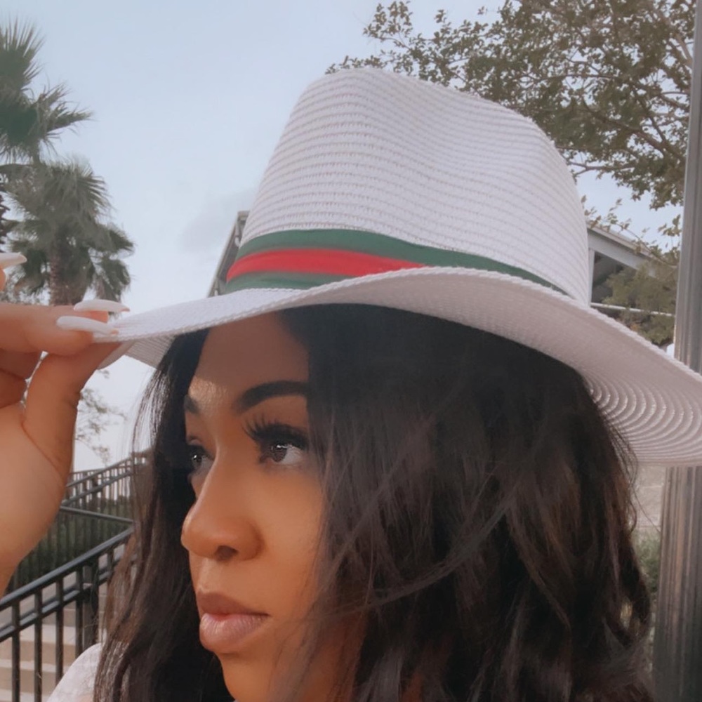 White Straw Hat Fedora with Bee